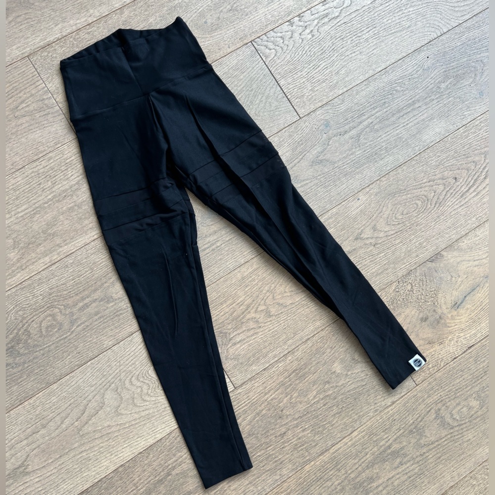 Greater than sports leggings